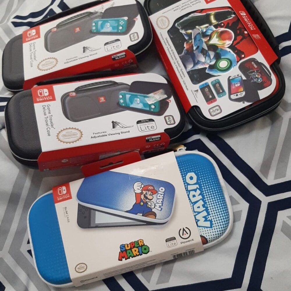 Super Mario, Deluxe Travel Case,Nintendo Switch - 4Pack